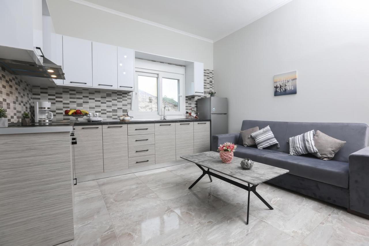 Appartamento Dellis House *